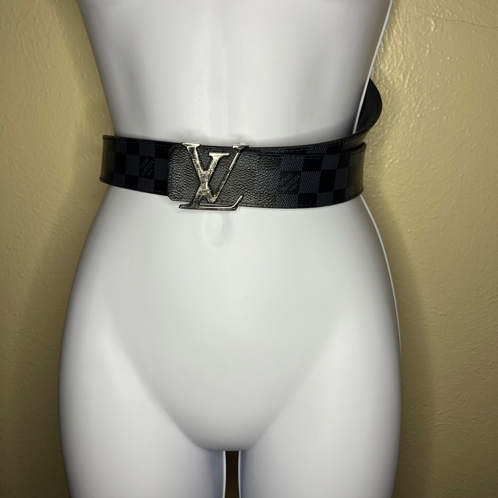 Authentic Louis Vuitton Initiales 40MM belt